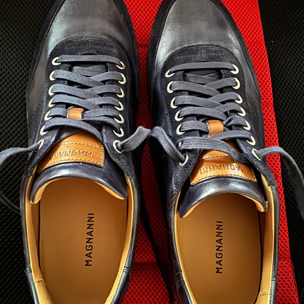 Magnanni Navy Leather & Suede Low-Top Size 11 Excellent Condition (worn once)